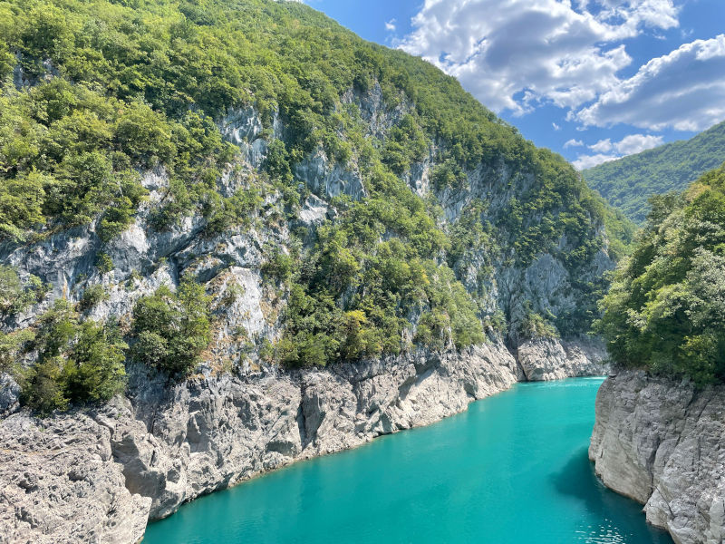Pivsko Jezero in Pluzine, Montenegro